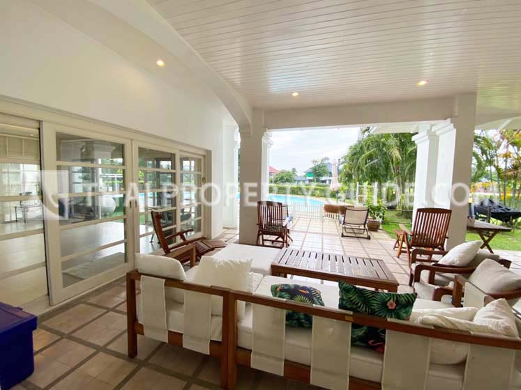 House with Private Pool in Bangnatrad 